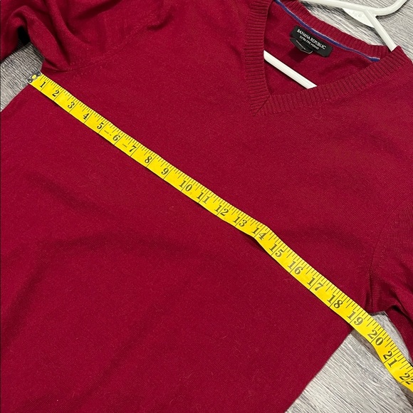 Banana Republic Extra-Fine Merino Wool V-Neck Sweater  – Men’s Large - Picture 6 of 7